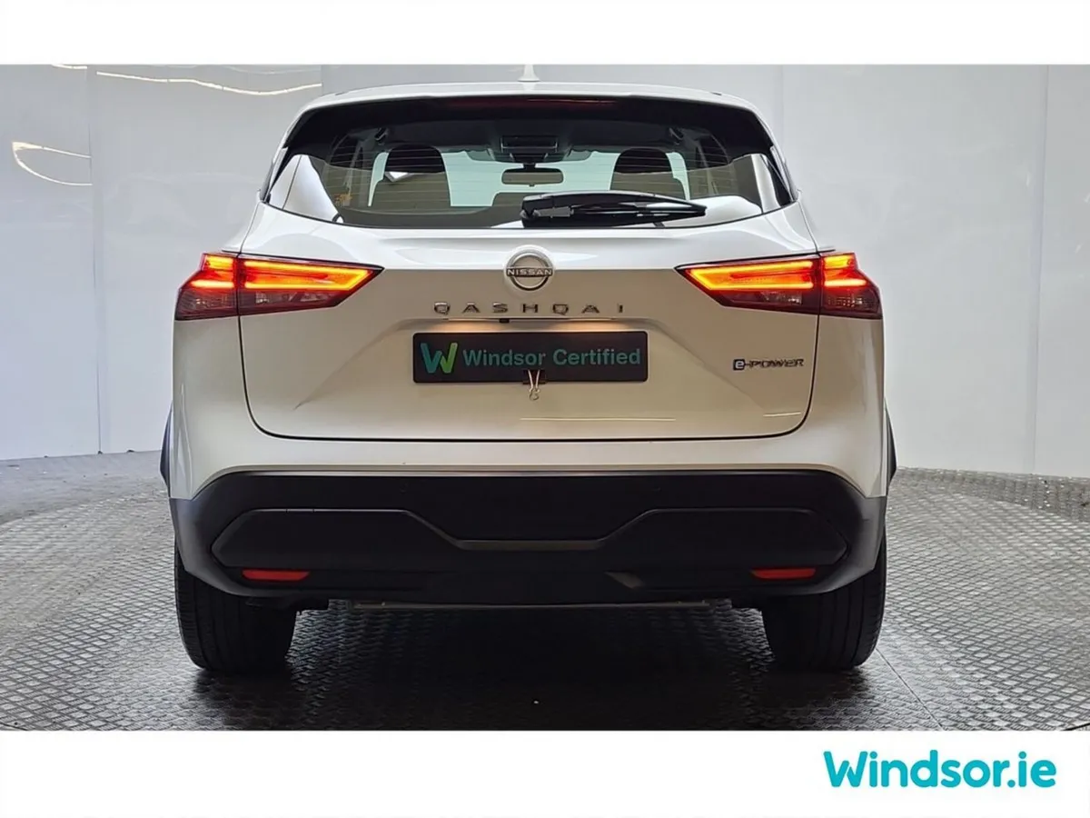 Nissan Qashqai MPV, Petrol Hybrid, 2024, White