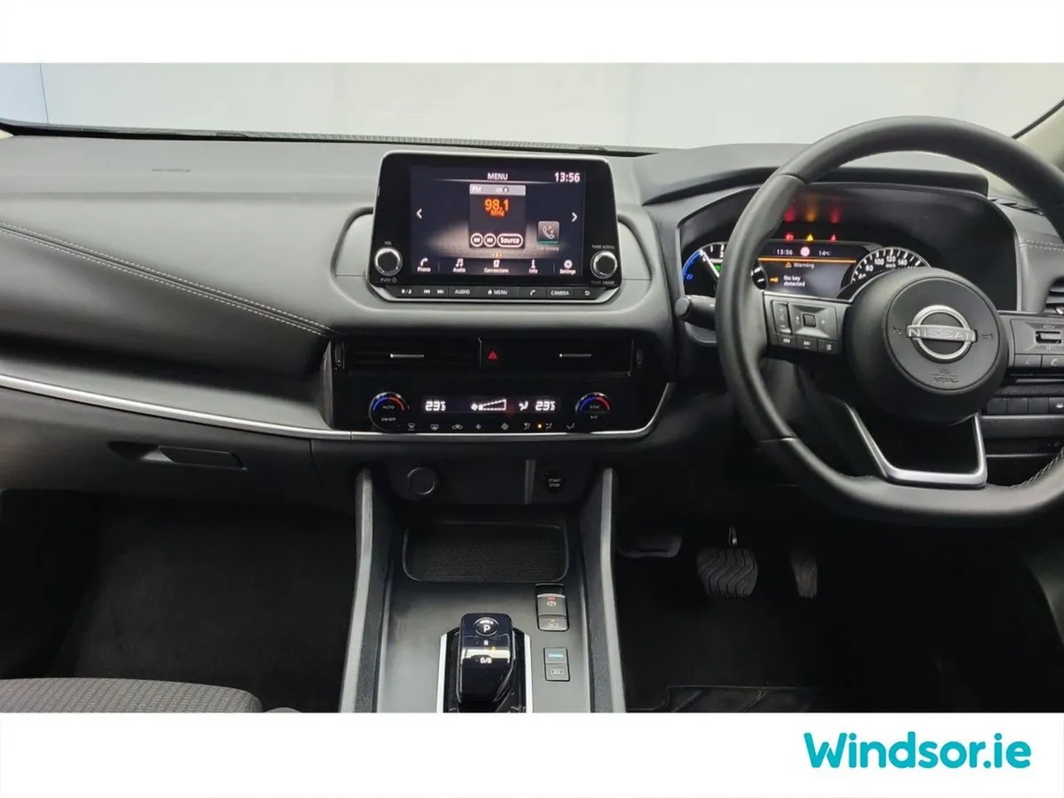 Nissan Qashqai MPV, Petrol Hybrid, 2024, White