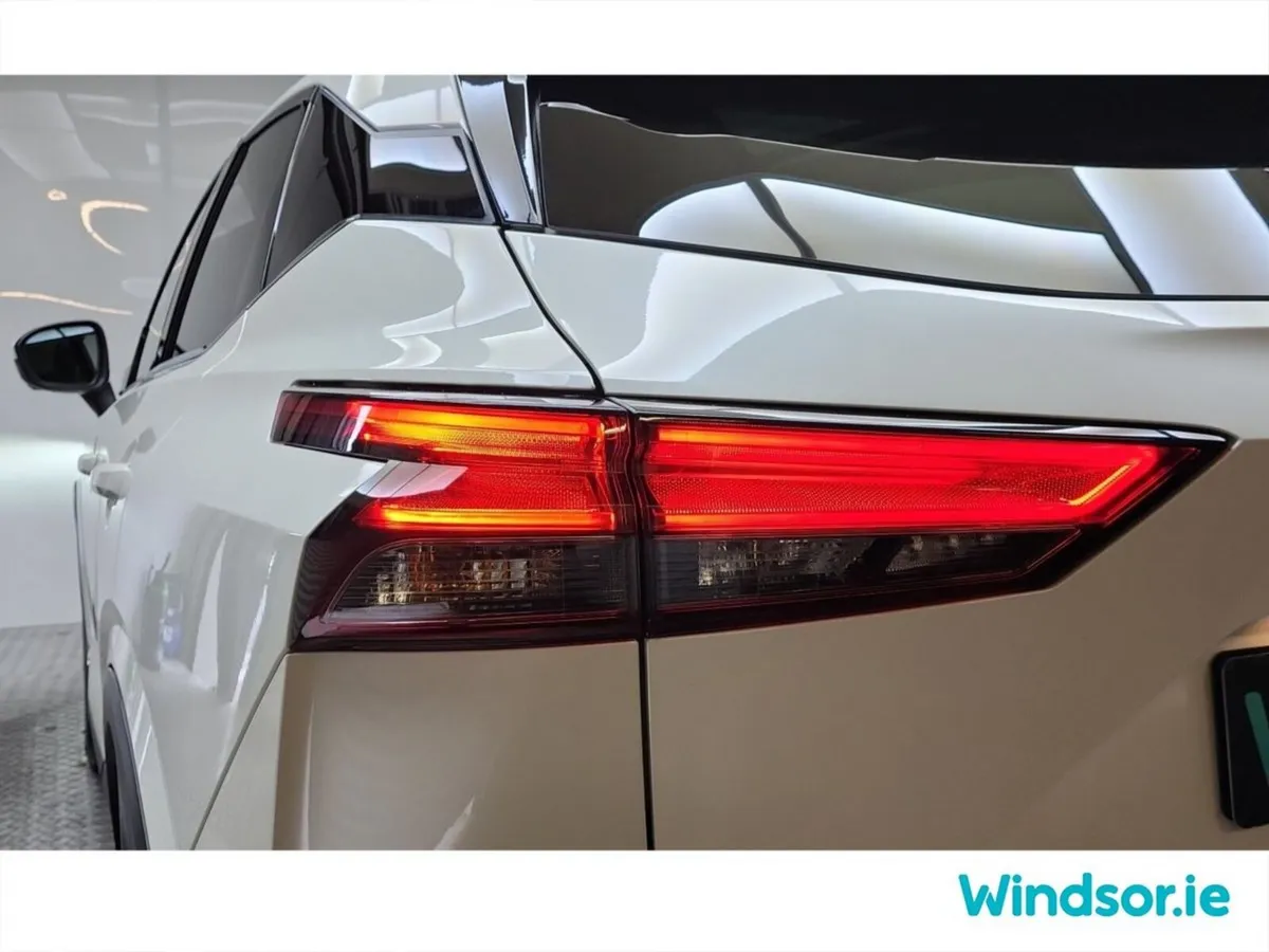 Nissan Qashqai MPV, Petrol Hybrid, 2024, White