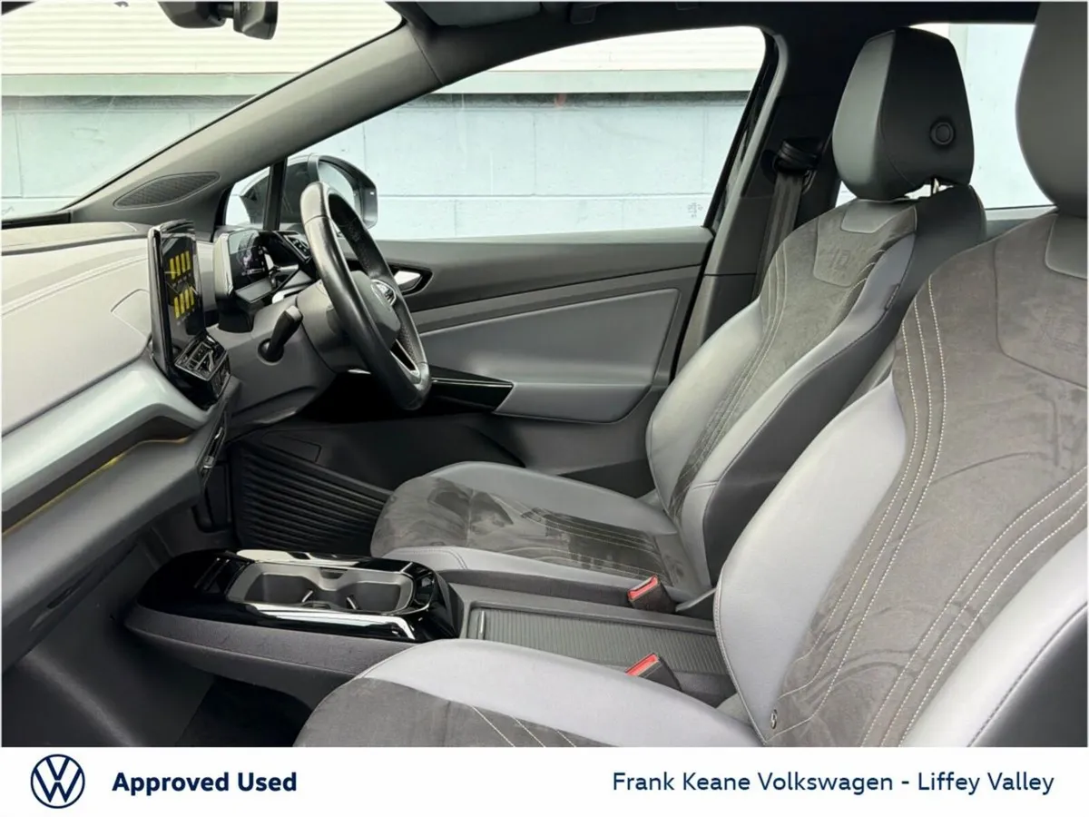 Volkswagen ID.4 SUV, Electric, 2023, Black