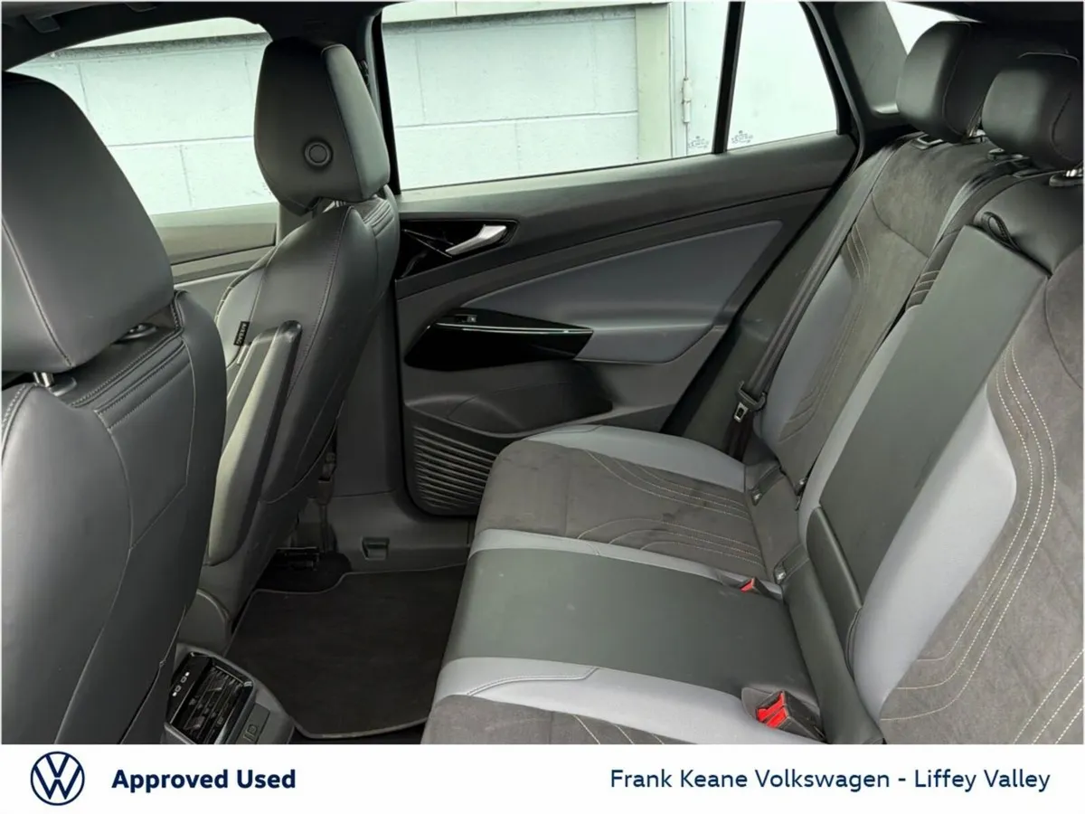 Volkswagen ID.4 SUV, Electric, 2023, Black
