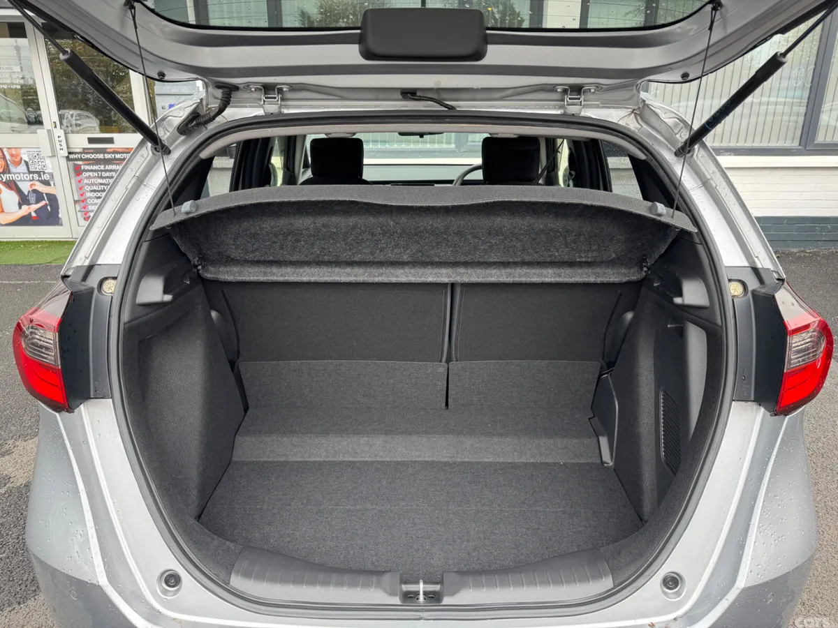 Honda Fit Hatchback, Petrol Hybrid, 2020, Silver