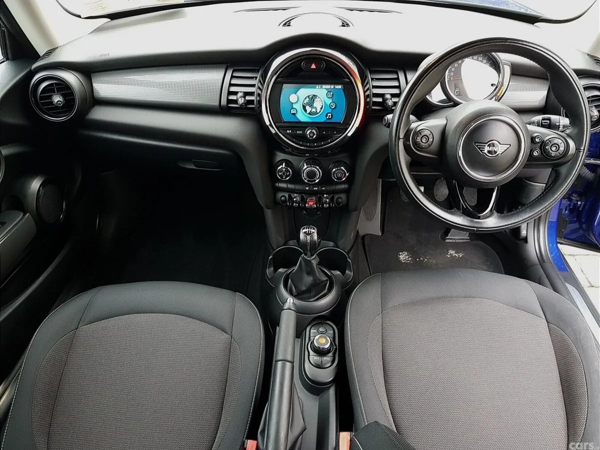 Mini Cooper Hatchback, Petrol, 2019, Blue