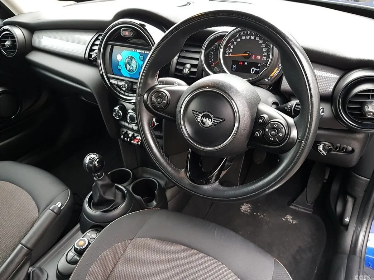 Mini Cooper Hatchback, Petrol, 2019, Blue