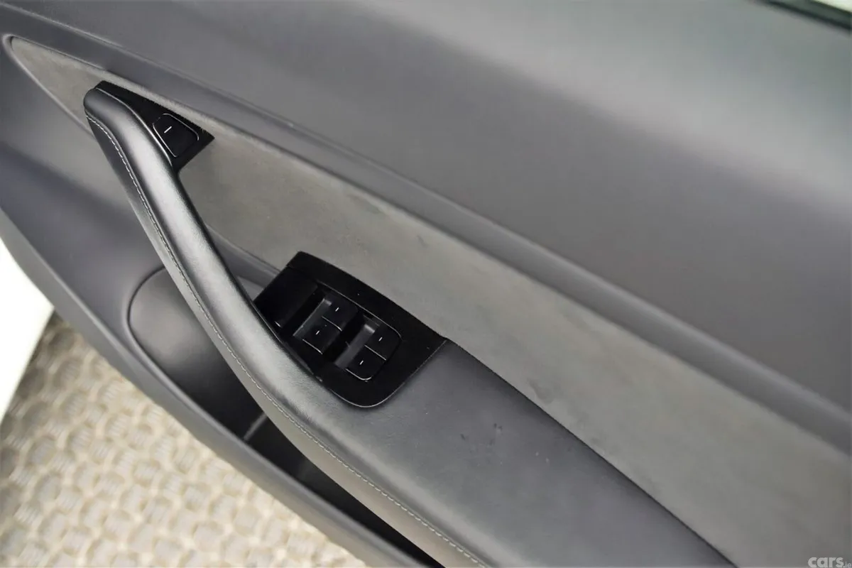 Tesla Model 3 Saloon, Electric, 2019, White