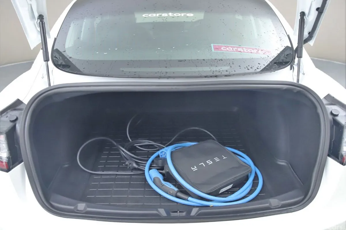 Tesla Model 3 Saloon, Electric, 2019, White
