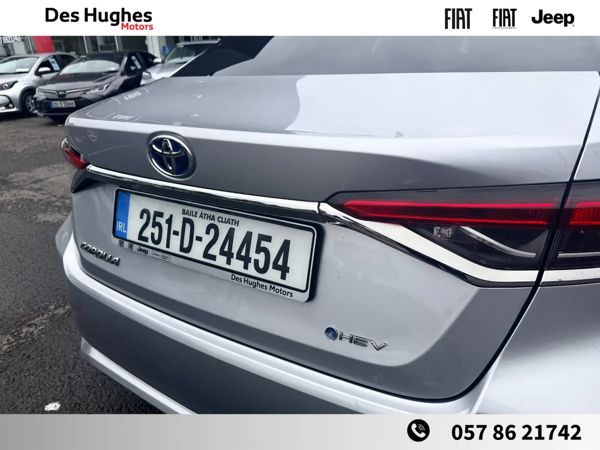 Toyota Corolla Saloon, Petrol Hybrid, 2025, Silver