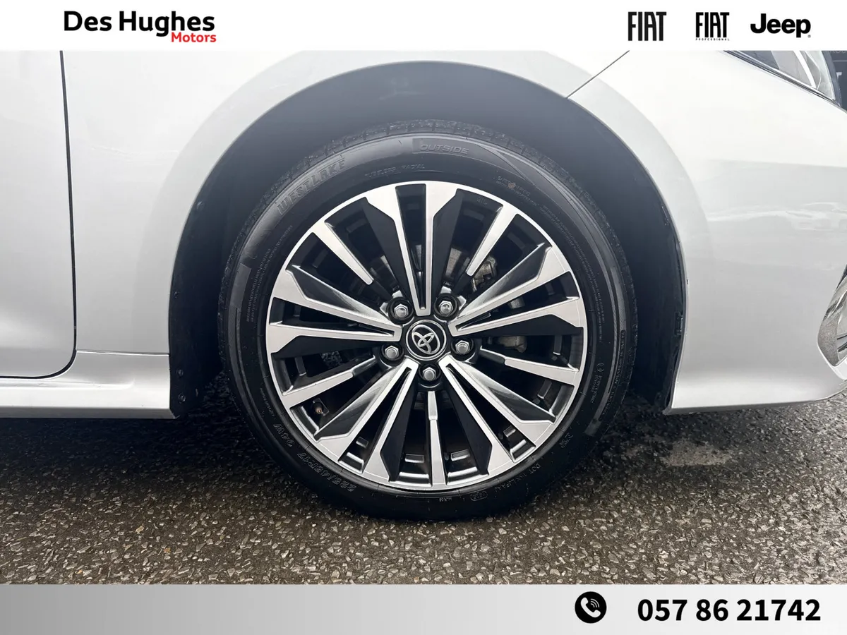 Toyota Corolla Saloon, Petrol Hybrid, 2025, Silver