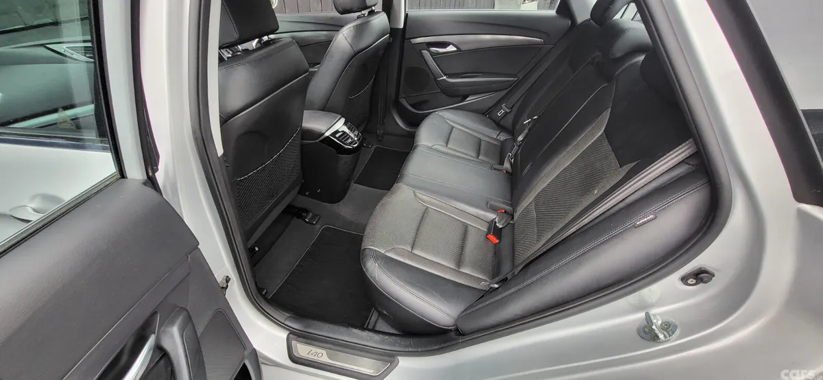 Hyundai i40 Saloon, Diesel, 2015, Silver