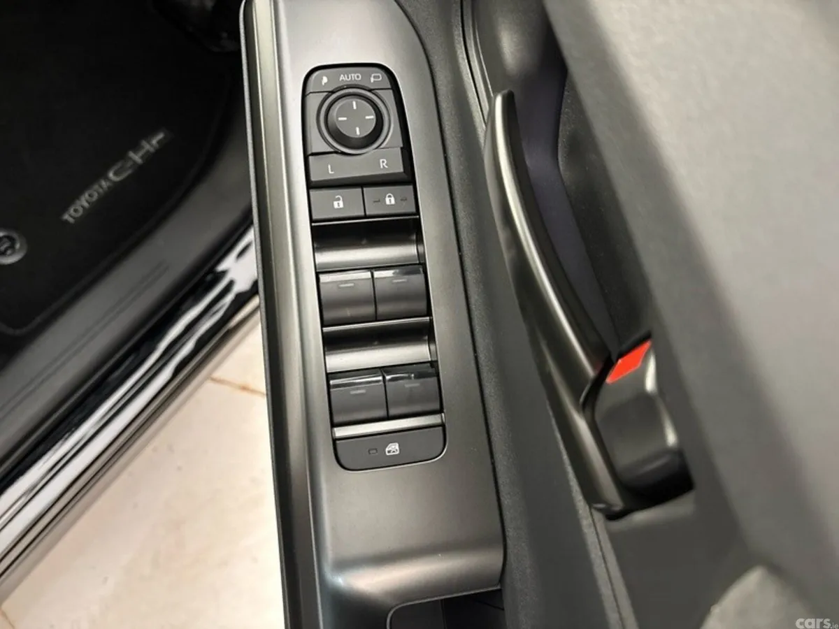 Toyota C-HR Estate, Electric, 2027, Black