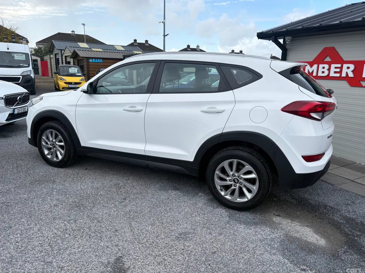 Hyundai Tucson SUV, Petrol, 2017, White
