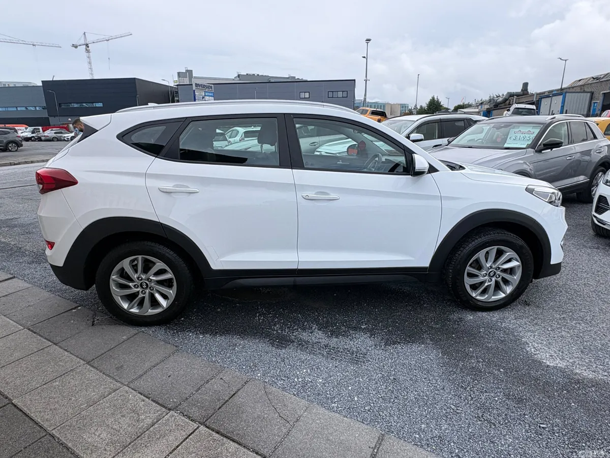 Hyundai Tucson SUV, Petrol, 2017, White