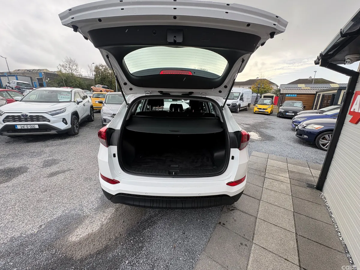Hyundai Tucson SUV, Petrol, 2017, White