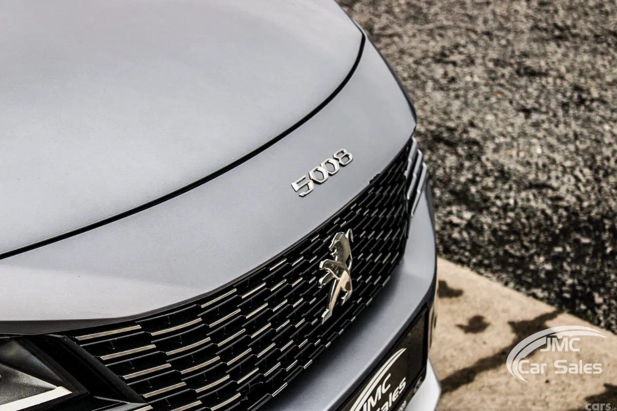 Peugeot 5008 MPV, Diesel, 2024, Grey