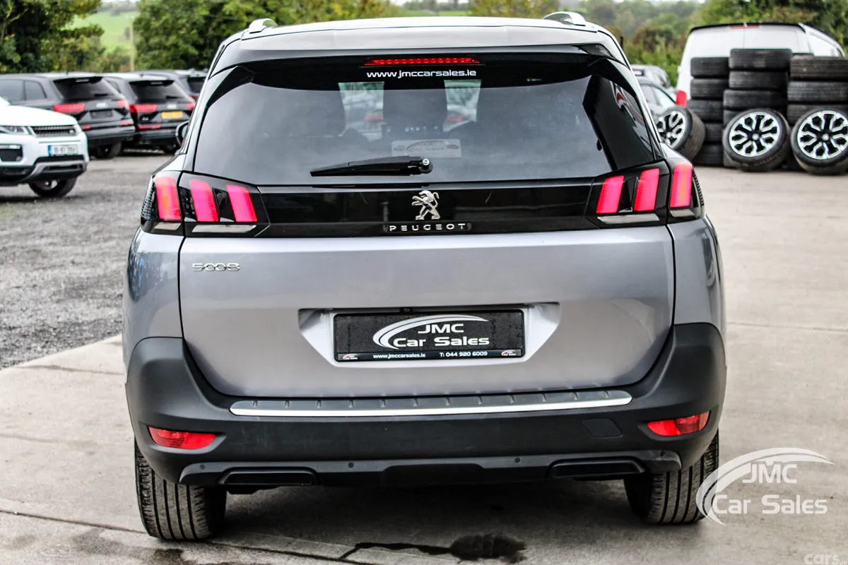 Peugeot 5008 MPV, Diesel, 2024, Grey