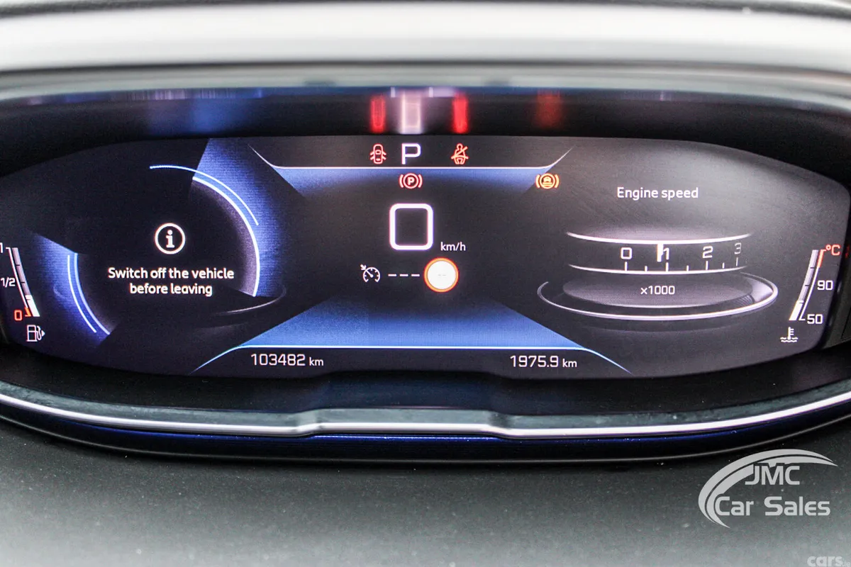 Peugeot 5008 MPV, Diesel, 2024, Grey
