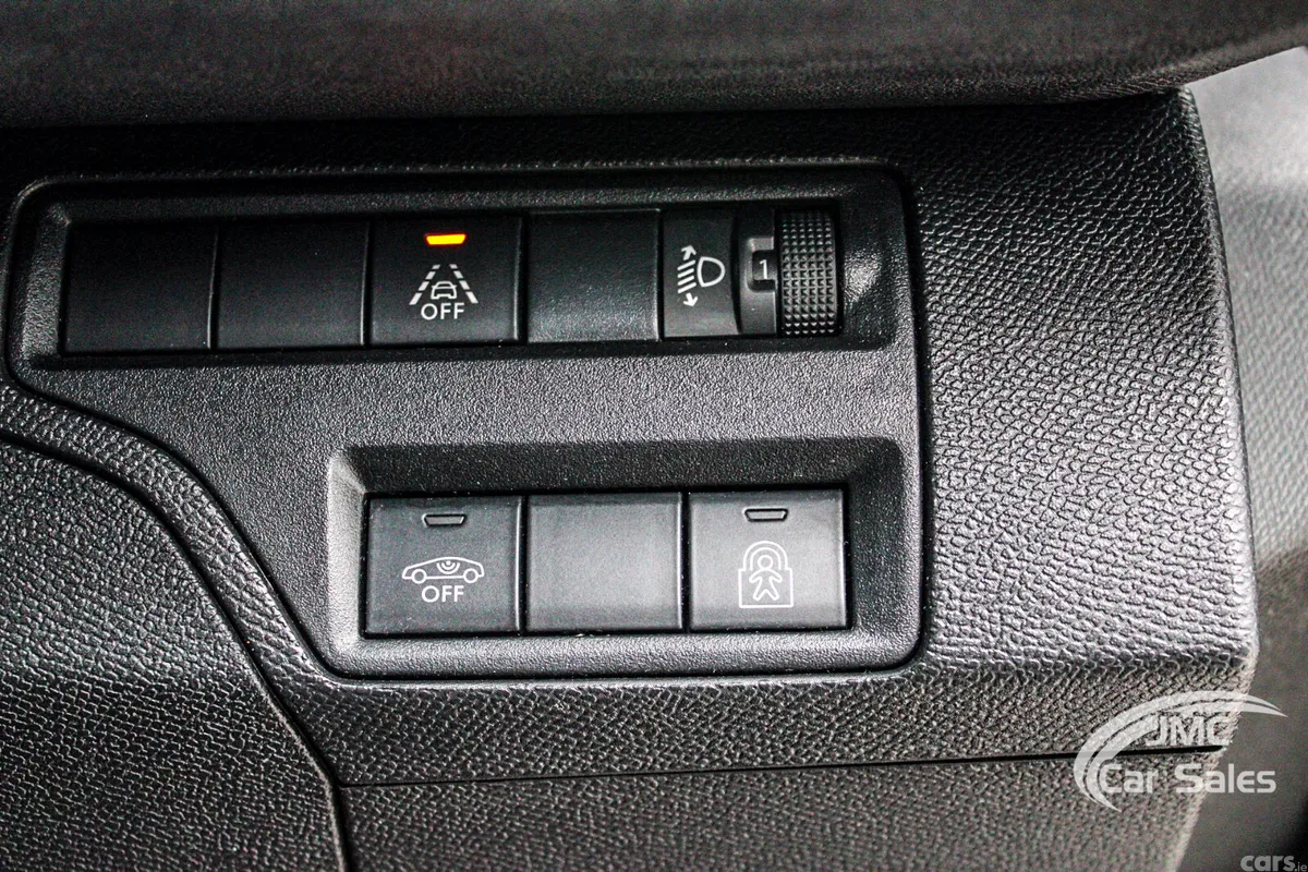 Peugeot 5008 MPV, Diesel, 2024, Grey