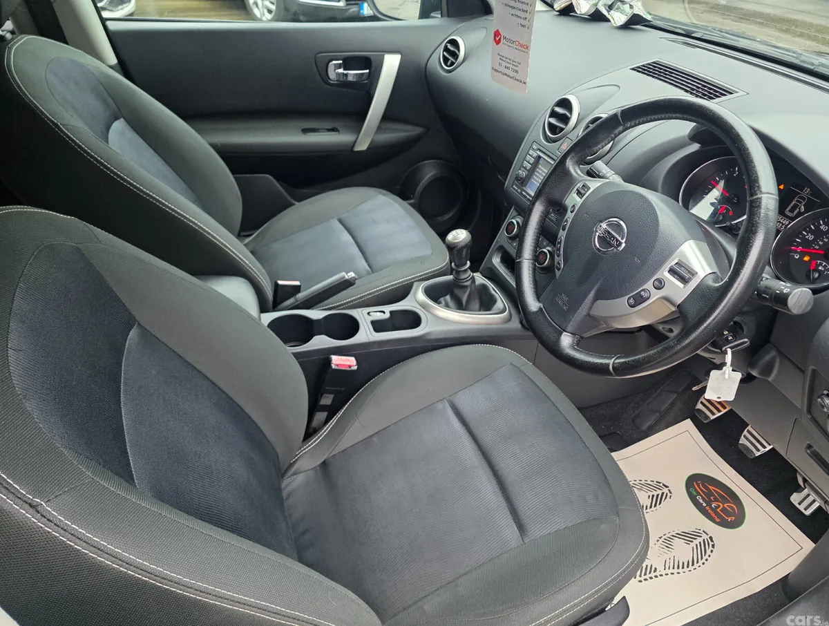 Nissan Qashqai Hatchback, Diesel, 2012, Black
