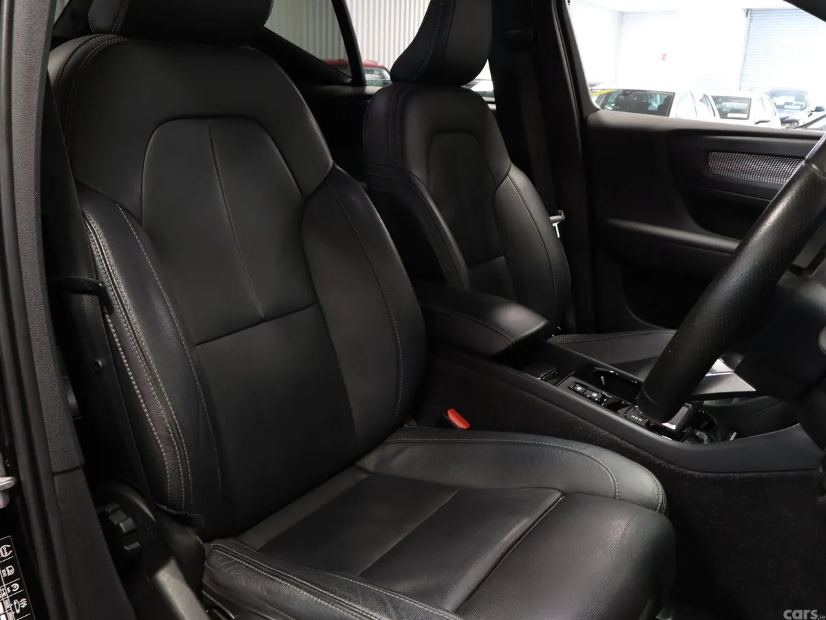 Volvo XC40 Estate, Petrol Plug-in Hybrid, 2020, Black