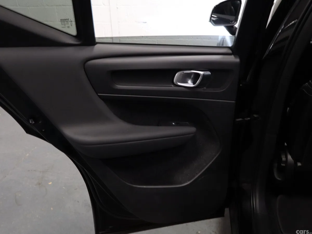Volvo XC40 Estate, Petrol Plug-in Hybrid, 2020, Black