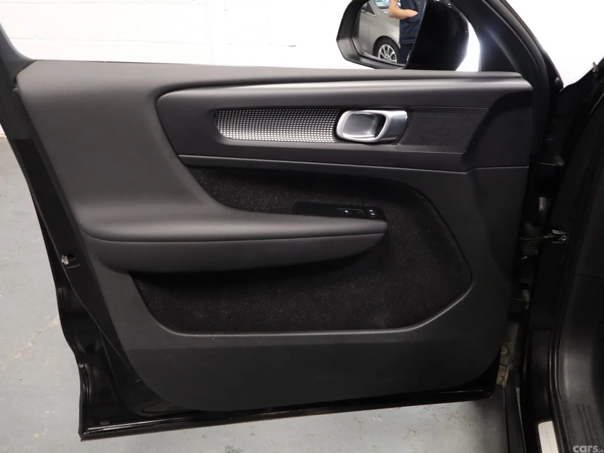 Volvo XC40 Estate, Petrol Plug-in Hybrid, 2020, Black