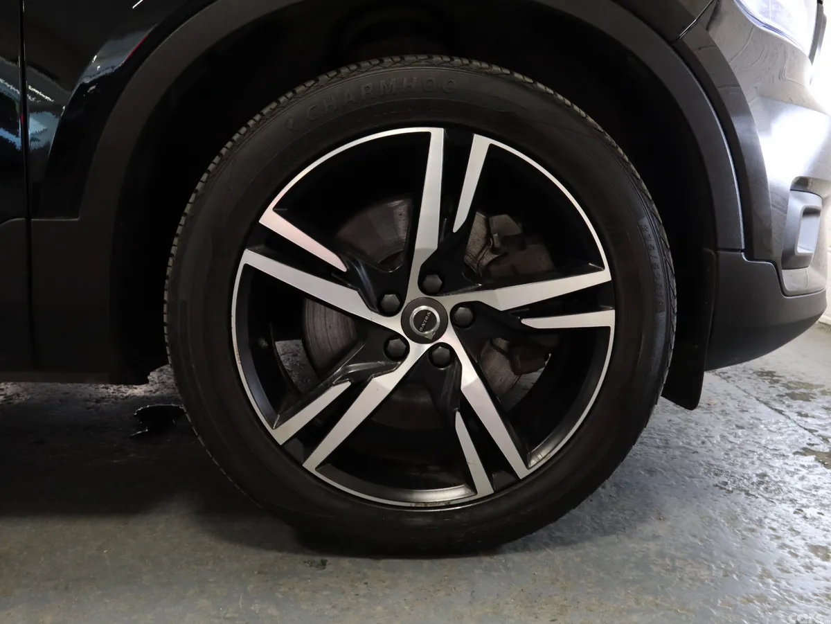 Volvo XC40 Estate, Petrol Plug-in Hybrid, 2020, Black