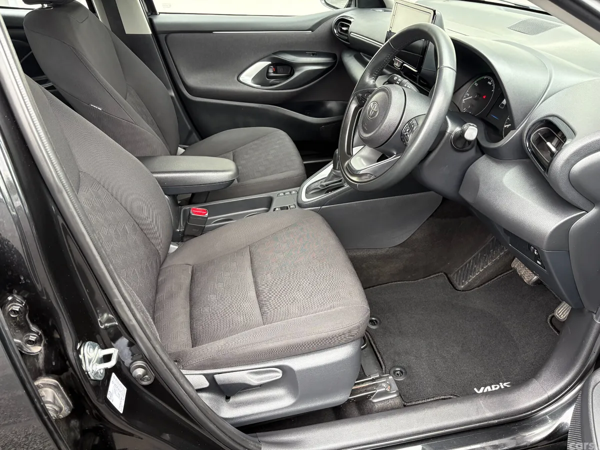 Toyota Yaris Hatchback, Petrol Hybrid, 2024, Black