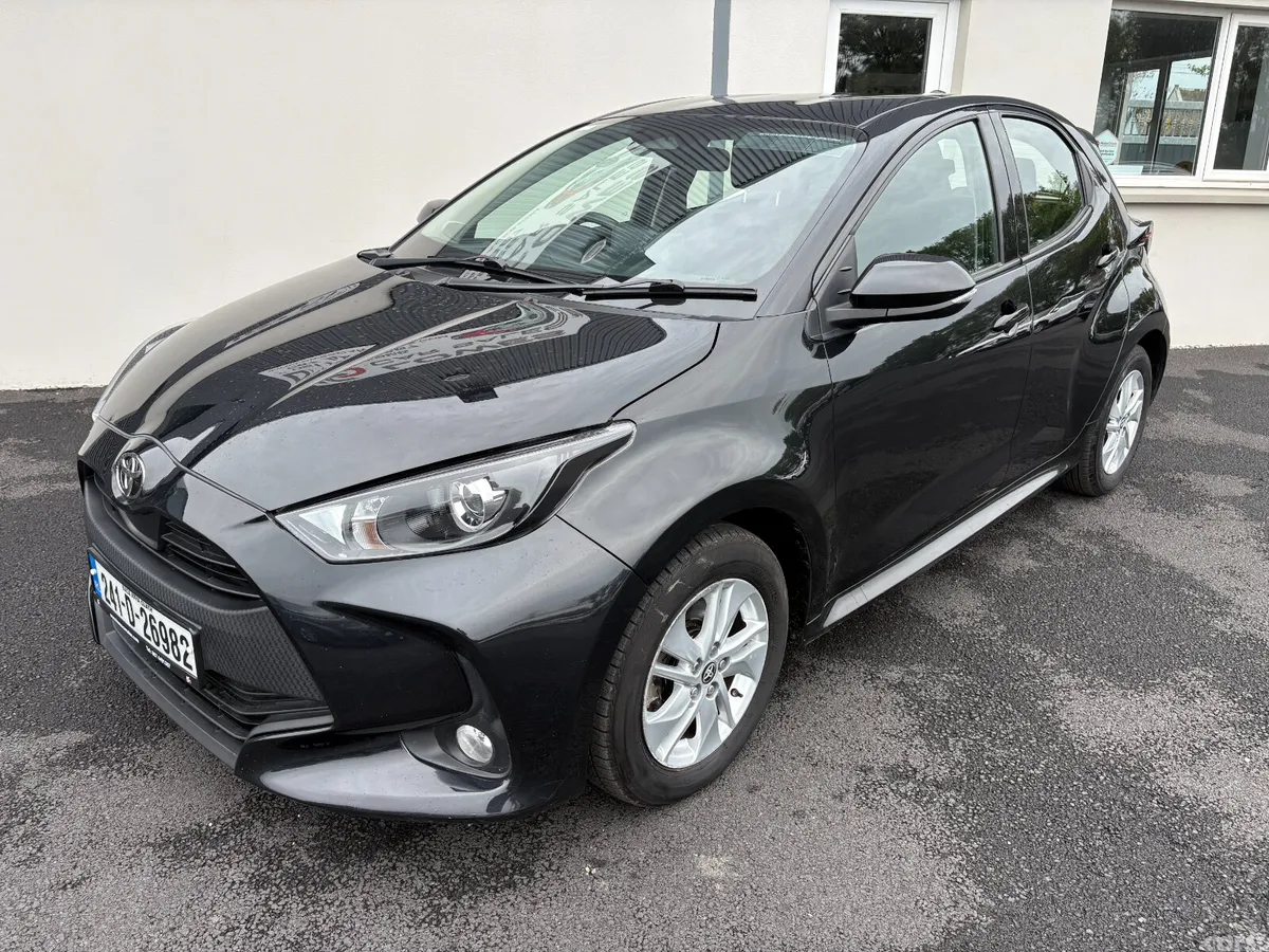 Toyota Yaris Hatchback, Petrol Hybrid, 2024, Black