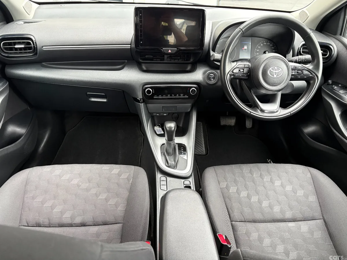 Toyota Yaris Hatchback, Petrol Hybrid, 2024, Black