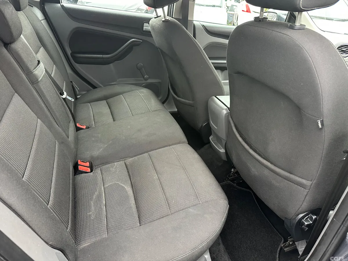 Ford Focus Hatchback, Diesel, 2011, Grey