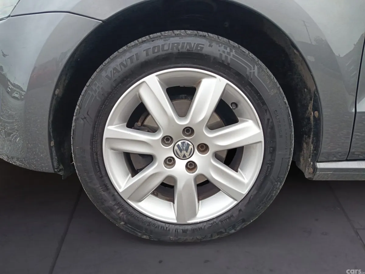 Volkswagen Polo Hatchback, Petrol, 2013, Grey