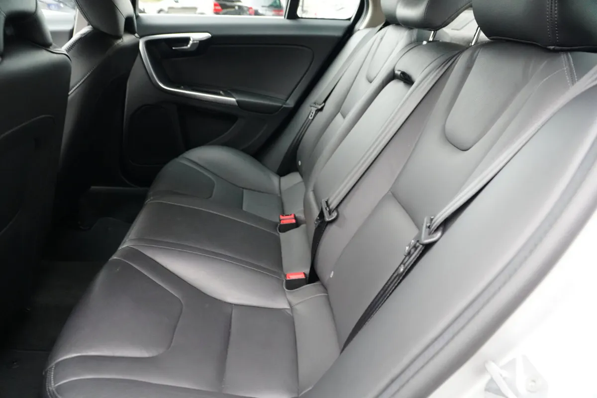 Volvo S60 Saloon, Diesel, 2017, Silver