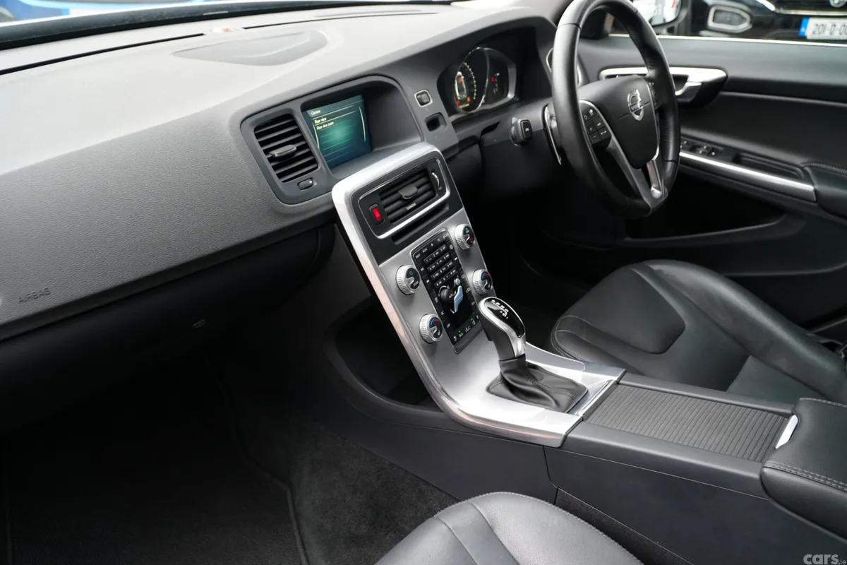 Volvo S60 Saloon, Diesel, 2017, Silver