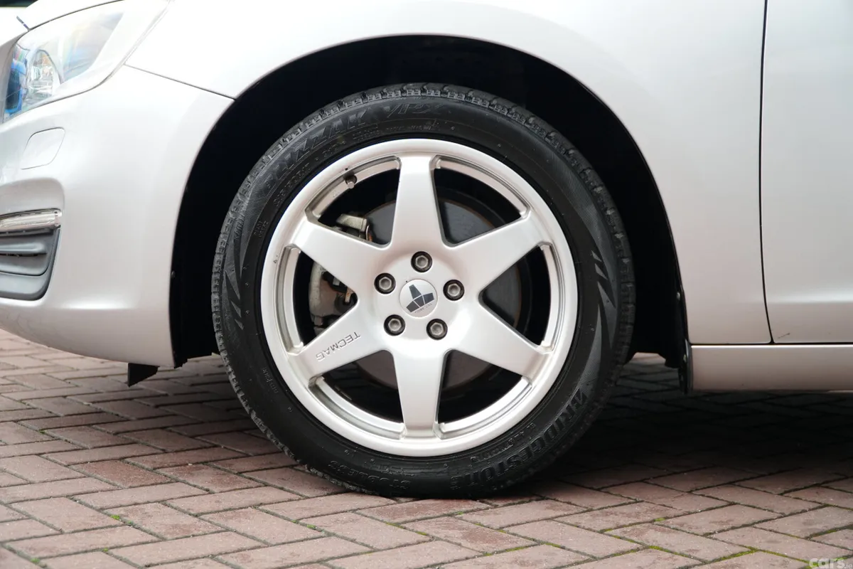 Volvo S60 Saloon, Diesel, 2017, Silver