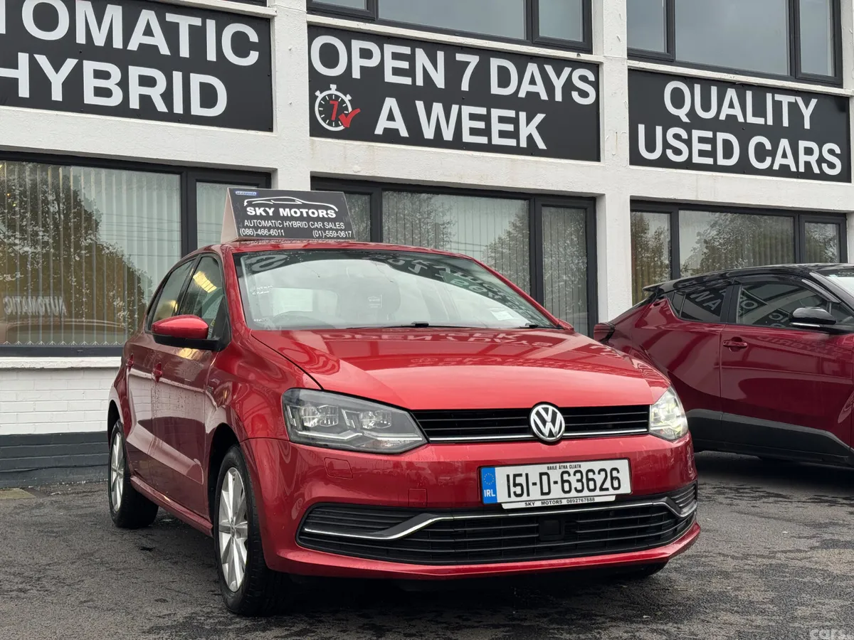 Volkswagen Polo Hatchback, Petrol, 2015, Red