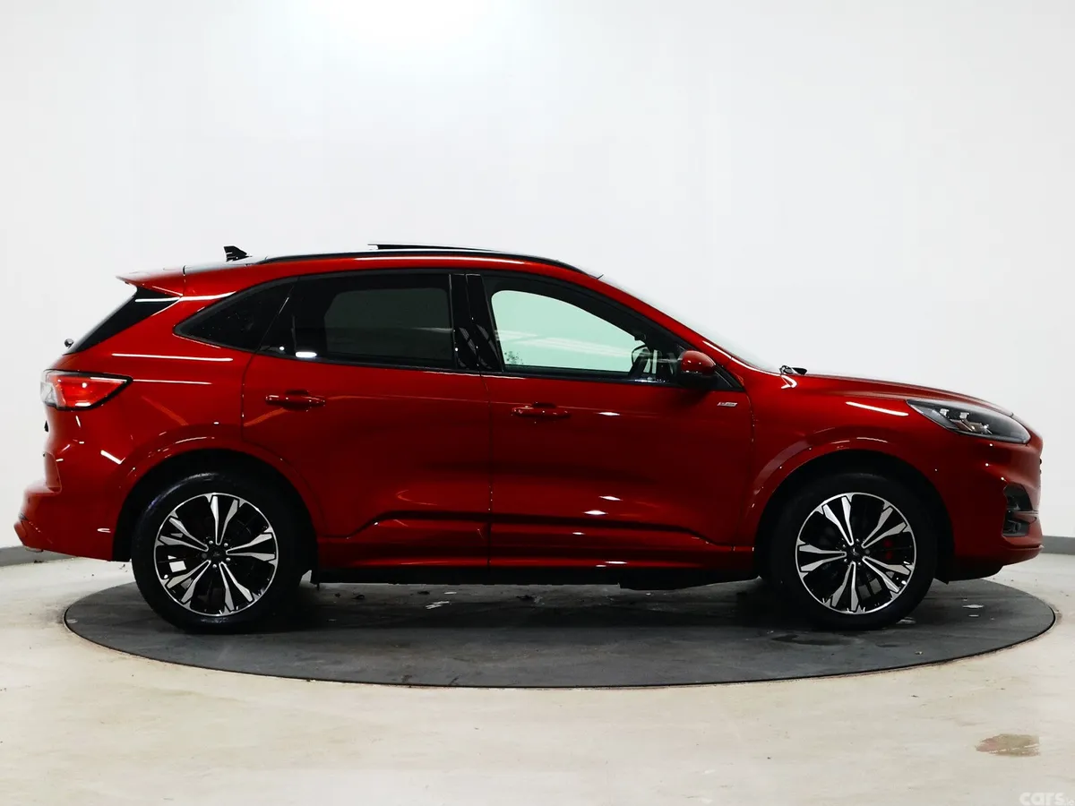 Ford Kuga SUV, Petrol Hybrid, 2023, Red