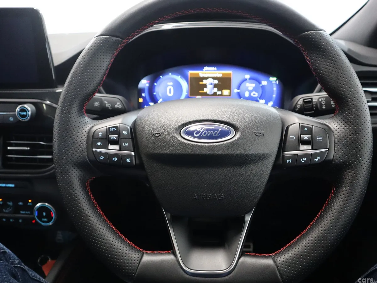 Ford Kuga SUV, Petrol Hybrid, 2023, Red