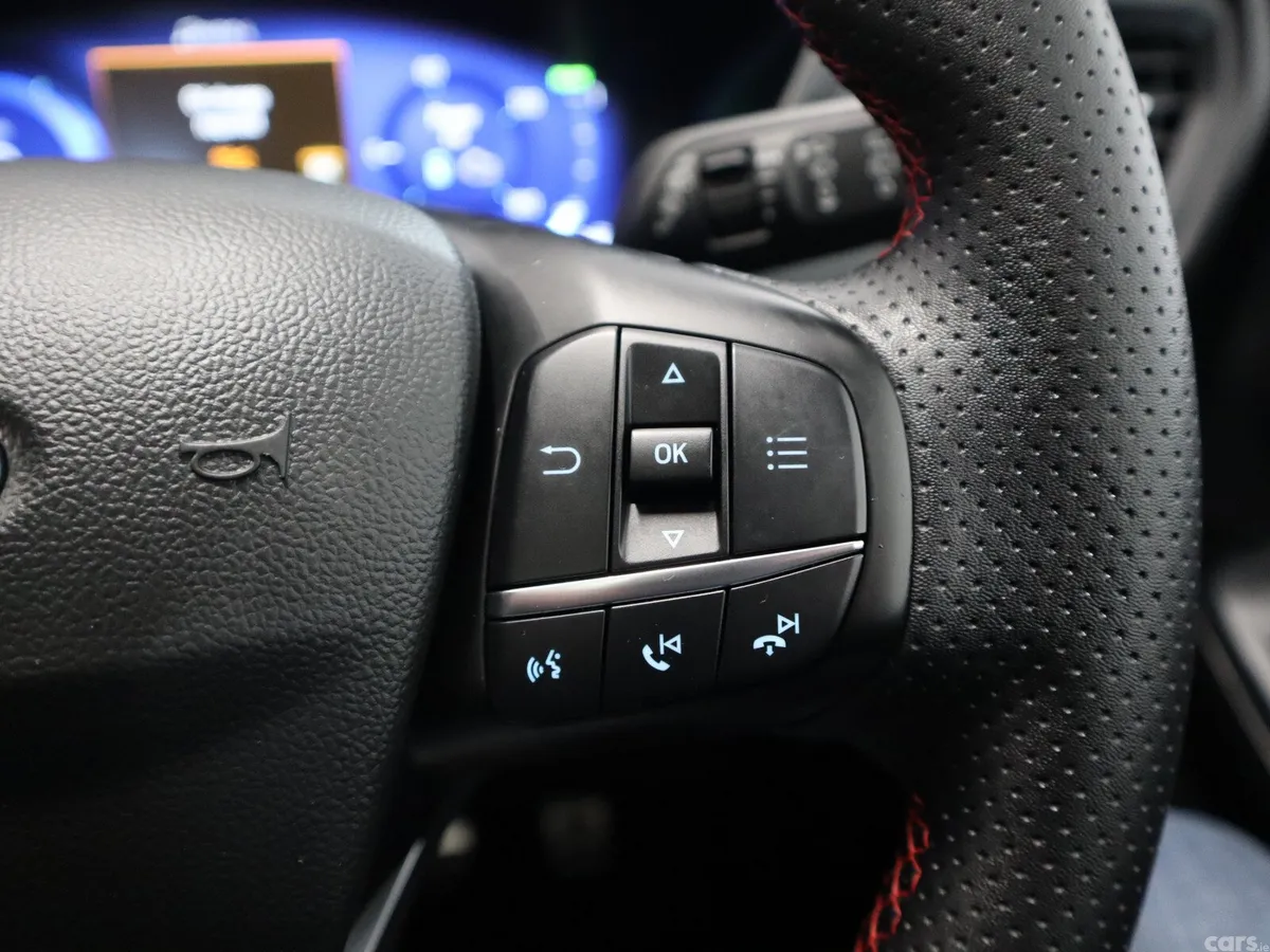 Ford Kuga SUV, Petrol Hybrid, 2023, Red