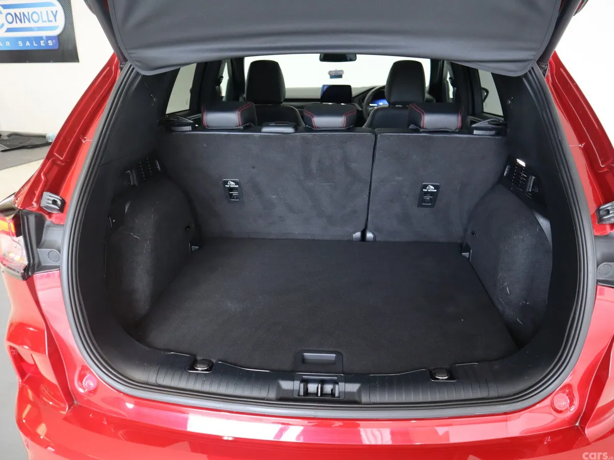 Ford Kuga SUV, Petrol Hybrid, 2023, Red