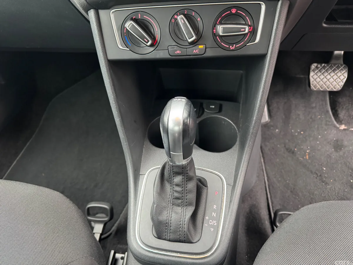 Volkswagen Polo Hatchback, Petrol, 2015, Red