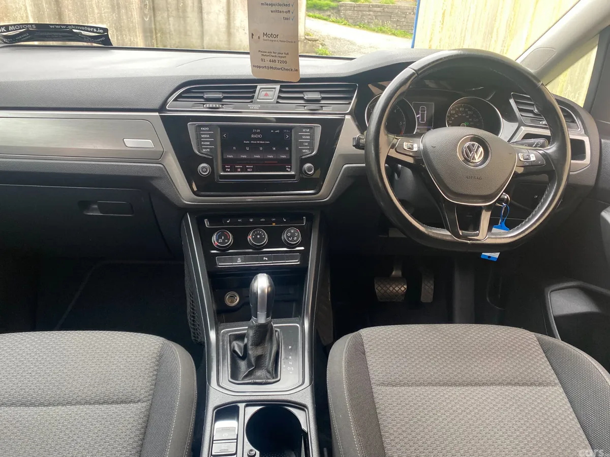Volkswagen Touran MPV, Diesel, 2016, Black