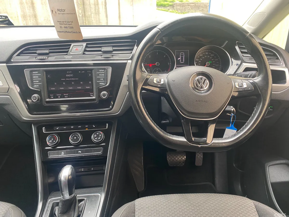 Volkswagen Touran MPV, Diesel, 2016, Black