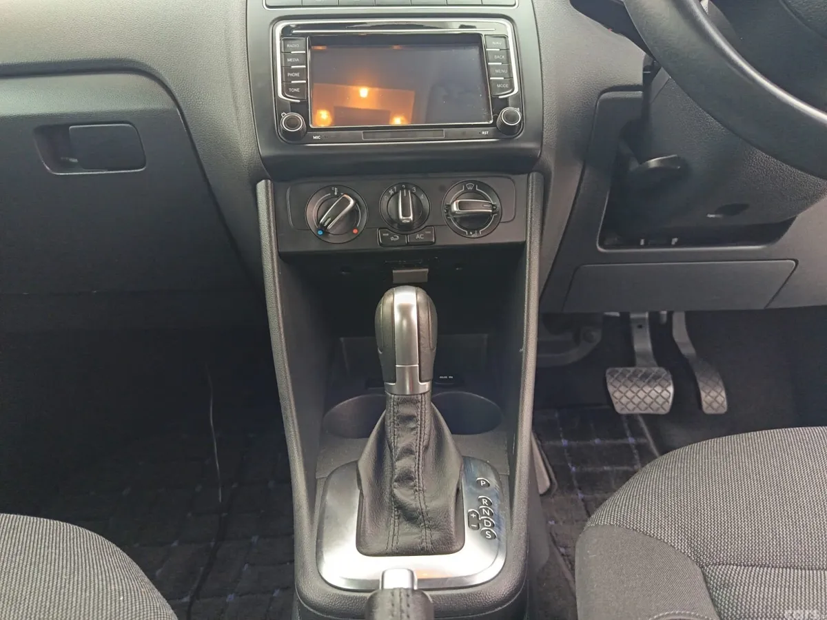 Volkswagen Polo Hatchback, Petrol, 2014, Silver