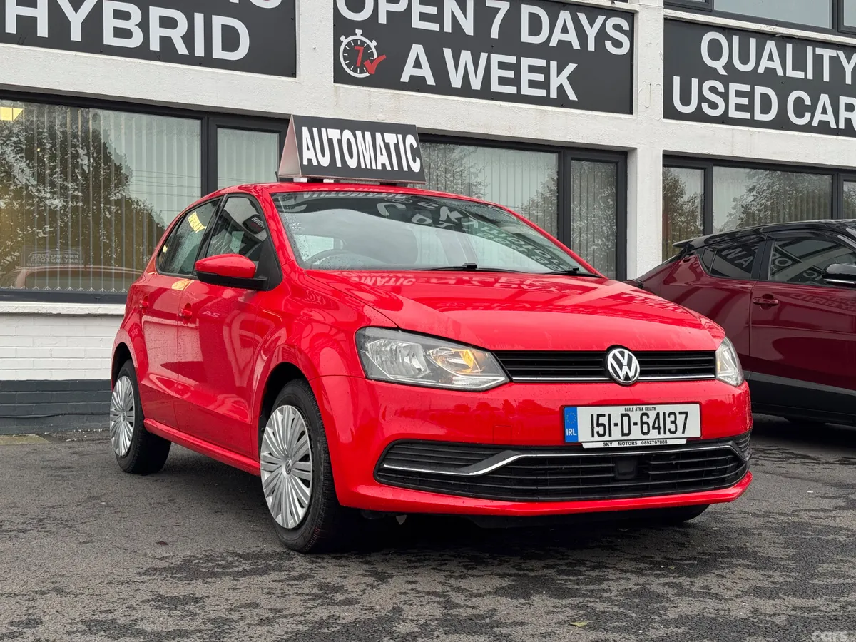 Volkswagen Polo Hatchback, Petrol, 2015, Red
