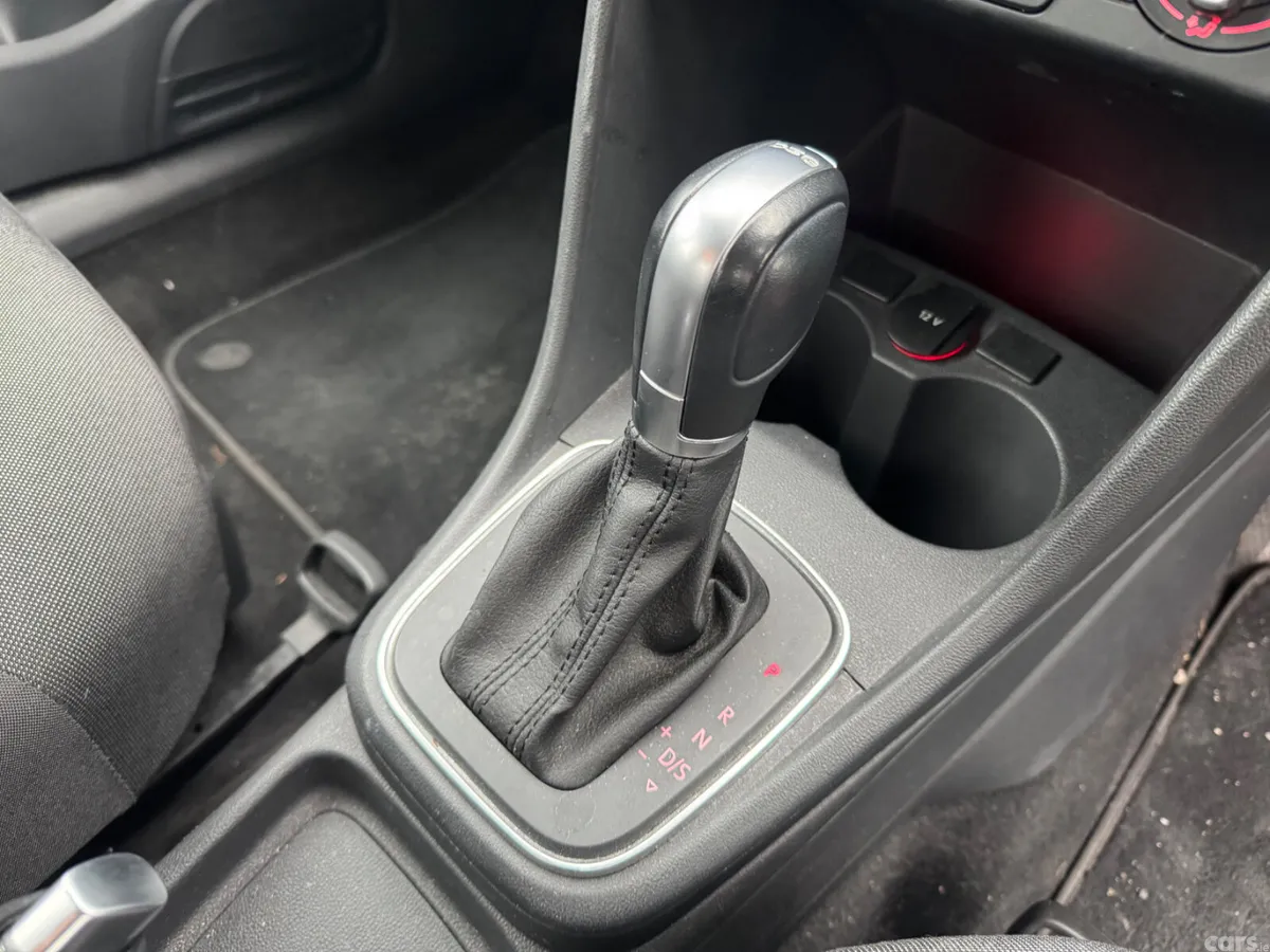 Volkswagen Polo Hatchback, Petrol, 2015, Red