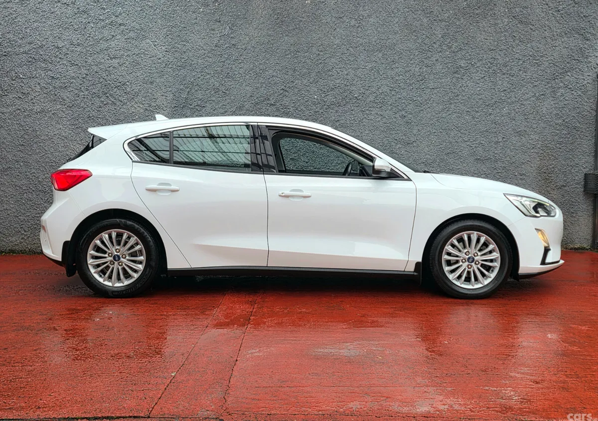 Ford Focus Hatchback, Petrol, 2019, White