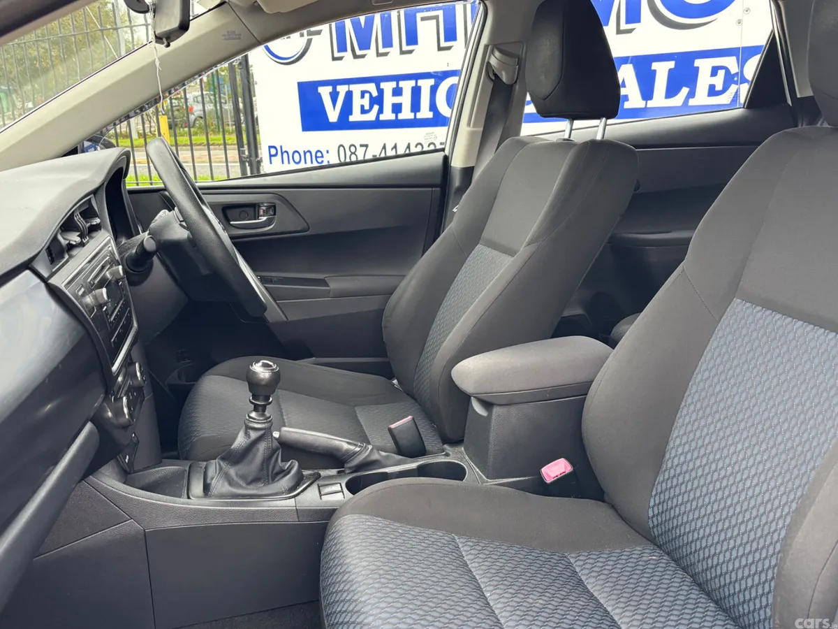 Toyota Auris Hatchback, Diesel, 2015, White