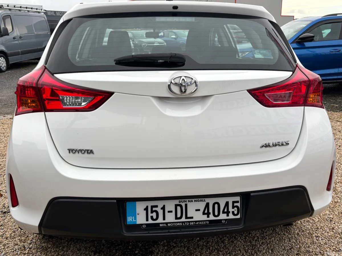 Toyota Auris Hatchback, Diesel, 2015, White
