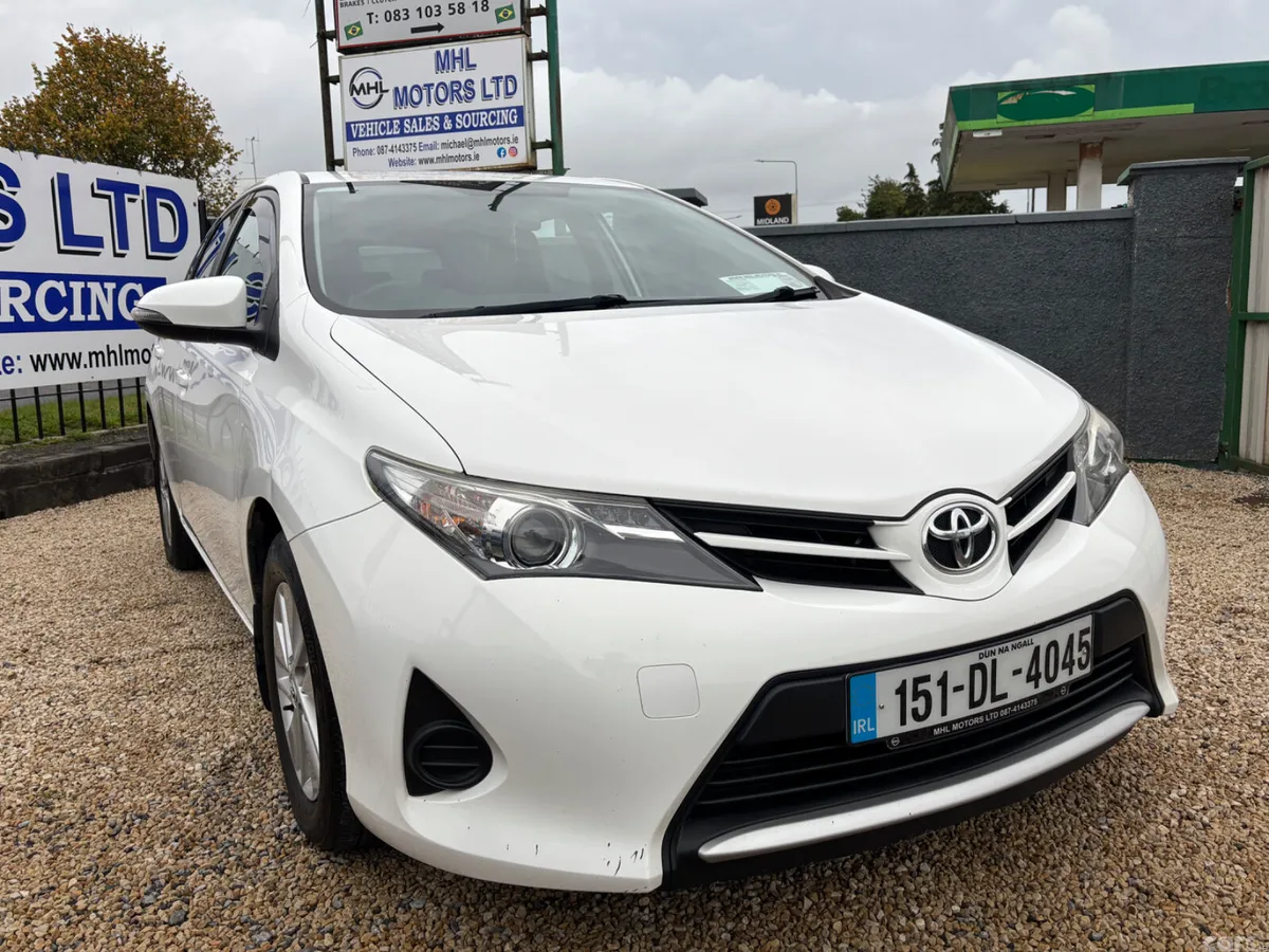 Toyota Auris Hatchback, Diesel, 2015, White