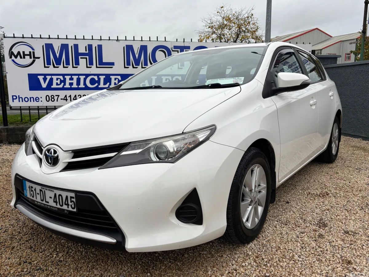 Toyota Auris Hatchback, Diesel, 2015, White